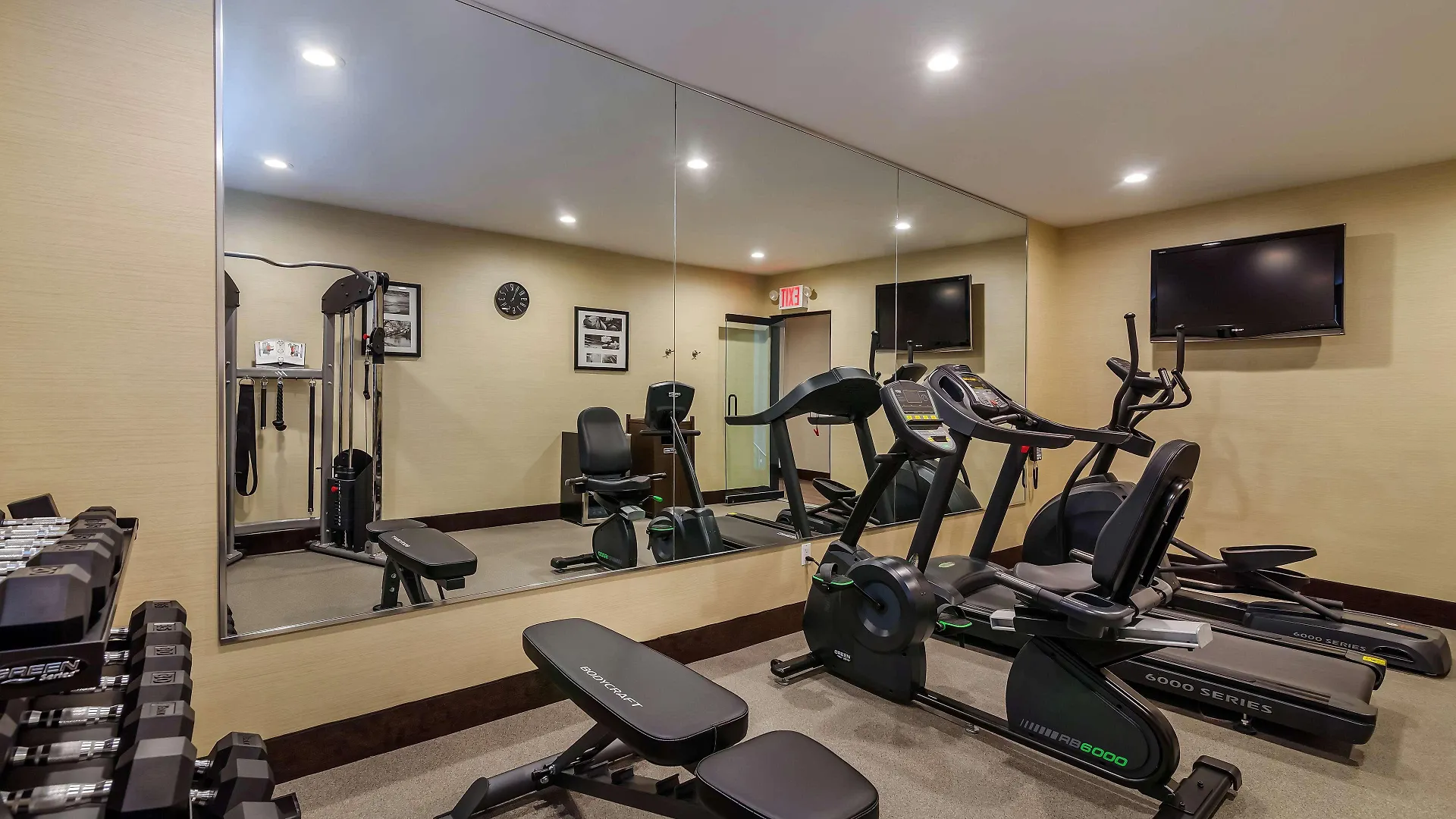 Best Western Plus Plaza Hotel New York 3*,