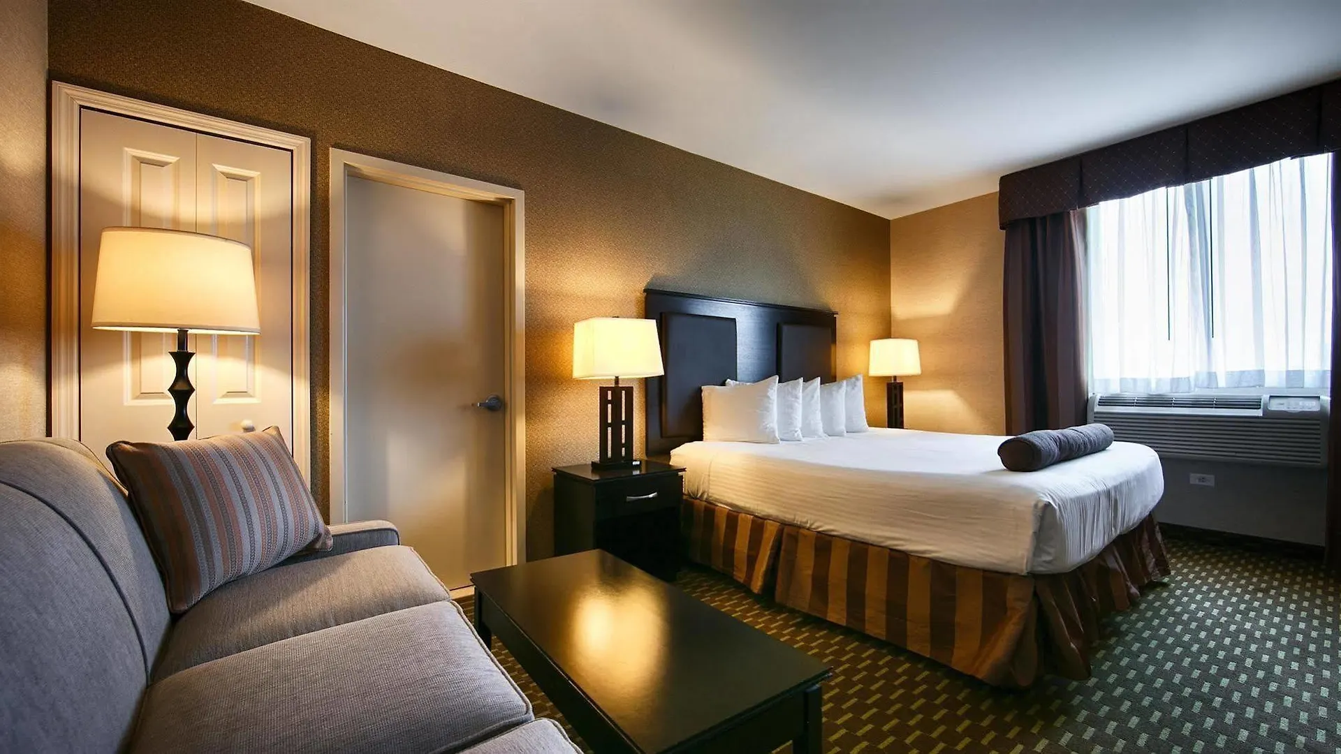 Best Western Plus Plaza Hotel New York 3*,